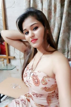 Pooja, the hot babe of Bangalore, Book for Free Delivery